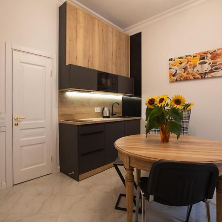 Friends House- Сучасні Апартаменти В Центрі Львова מראה חיצוני תמונה