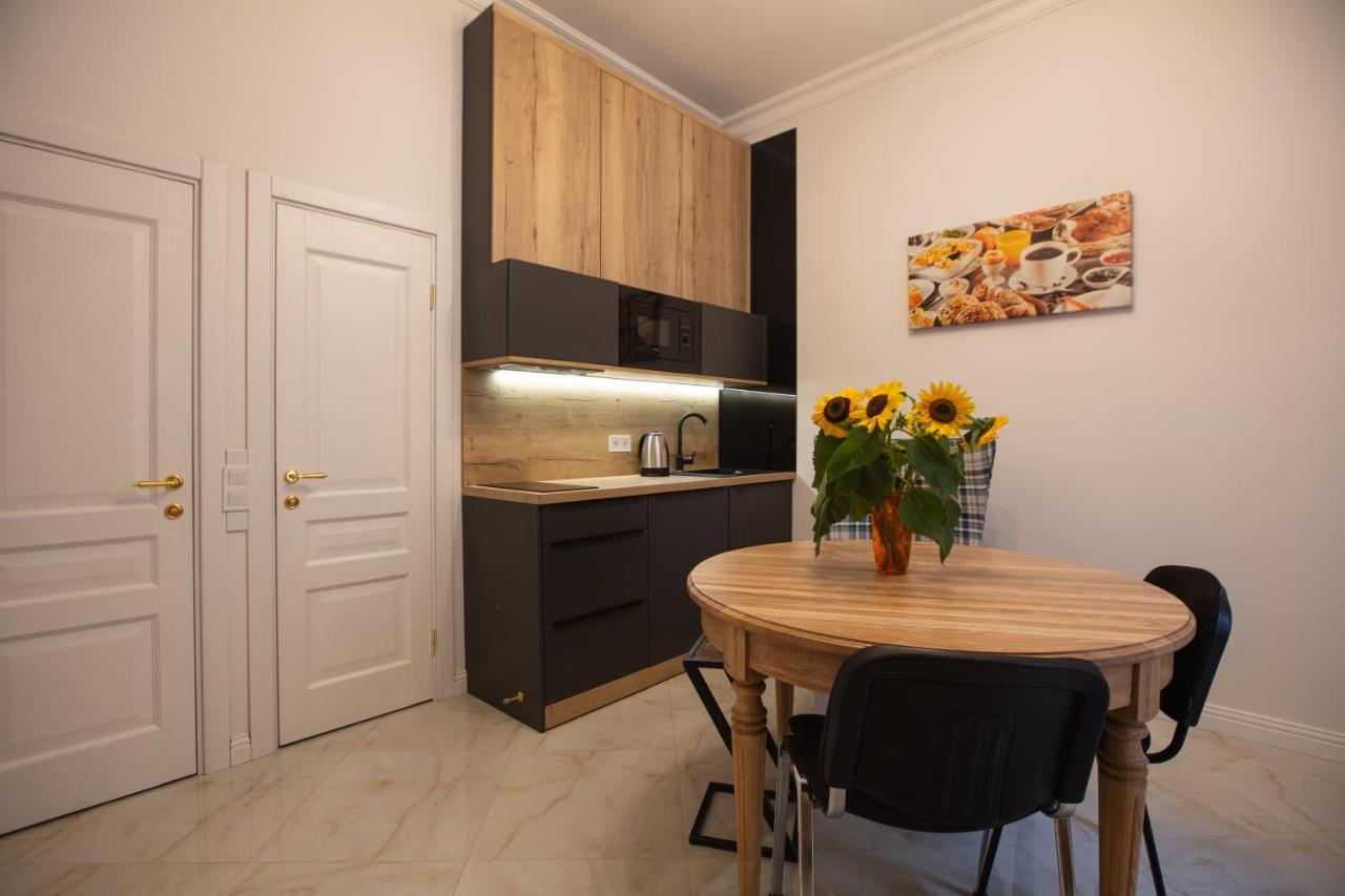Friends House- Сучасні Апартаменти В Центрі Львова מראה חיצוני תמונה